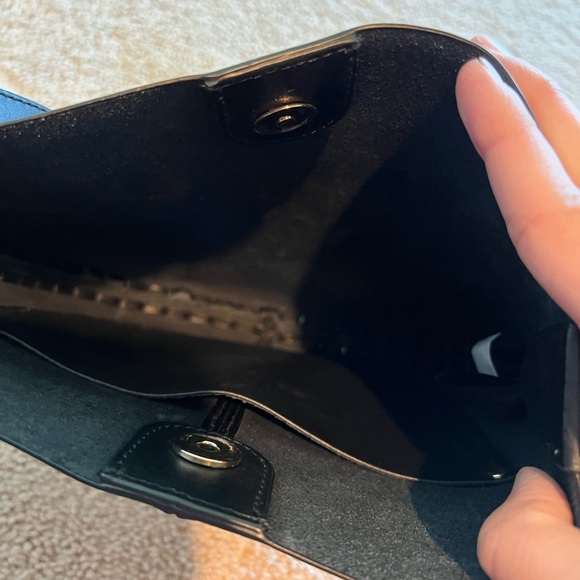 Vince Camuto Crossbody - Picture 2 of 4